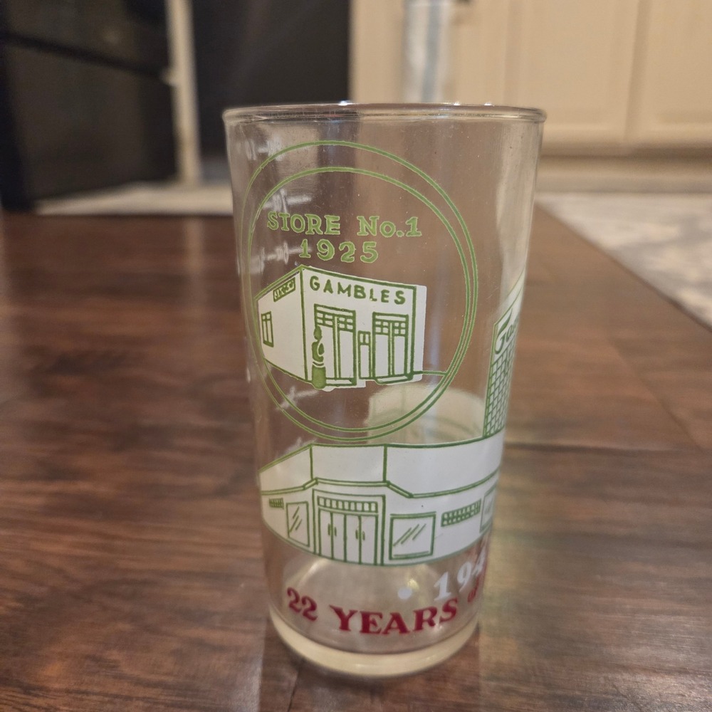 Vintage Gambles Store 22 Years of Progress Measuring Glass Cup 1925-1947 8oz